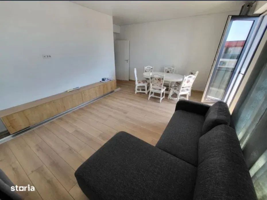 De vanzare apartament  cu 3 camere, Complex Crizantema, etaj 5, 135.000 E - foto 8