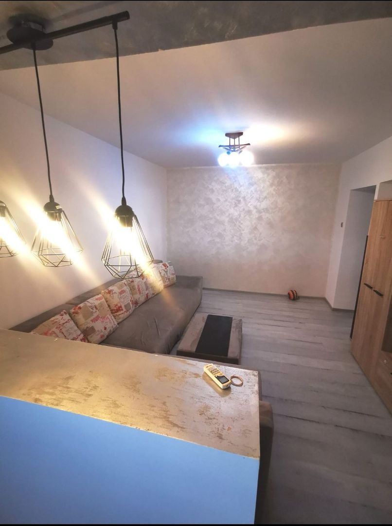 De inchiriat apartament cu 2 camere etaj 7 din 8, Micro 21, 1700 lei - foto 3 De inchiriat apartament cu 2 camere etaj 7 din 8, Micro 21, 1700 lei - foto 3