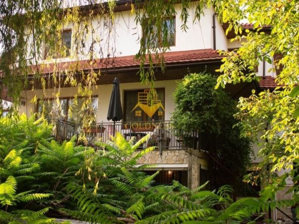Casa cu teren 2000 m si front 35 ml in Buna Ziua, zona Grand Hotel It. - Imagine principala