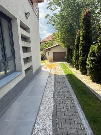 Casa individuala 5 camere zona centrala , 210 mp si garaj propriu! - foto 3