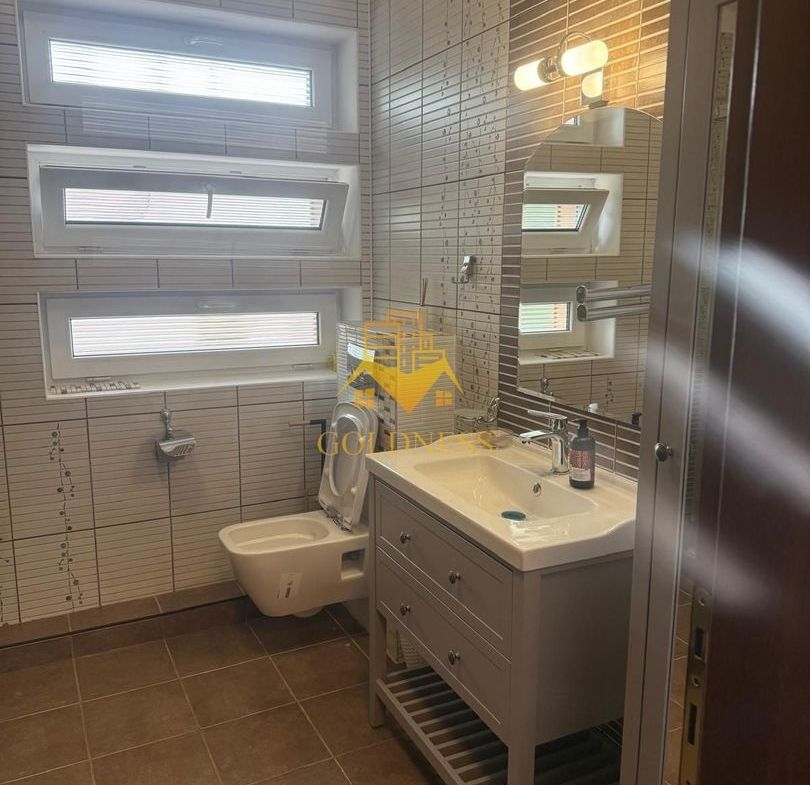 Casa individuala 5 camere zona centrala , 210 mp si garaj propriu! - foto 7