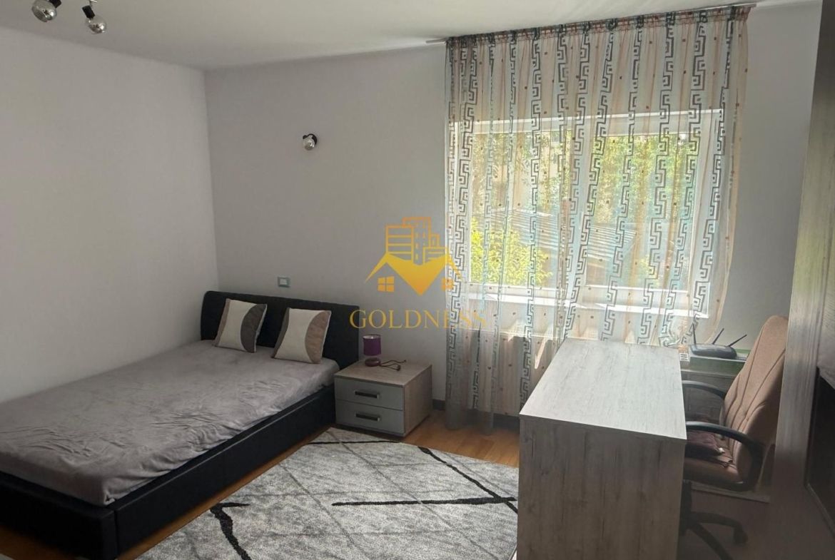 Casa individuala 5 camere zona centrala , 210 mp si garaj propriu! - foto 8