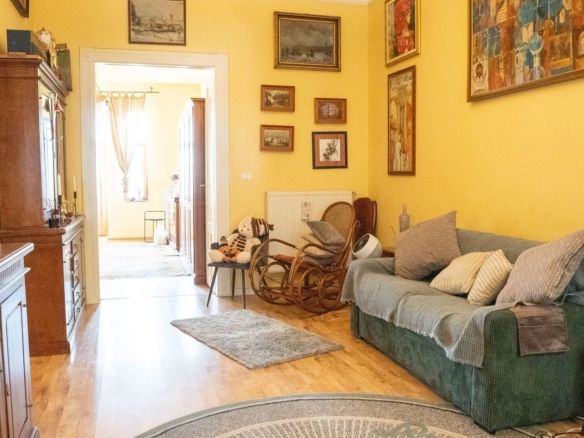 2 camere. Adresă centrală. 99 mp construiți. 2 băi. Etaj 3. - Imagine principala