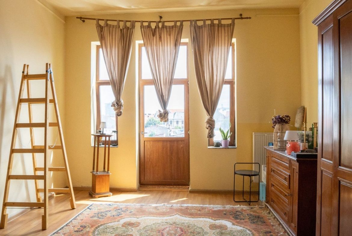 2 camere. Adresă centrală. 99 mp construiți. 2 băi. Etaj 3. - foto 4