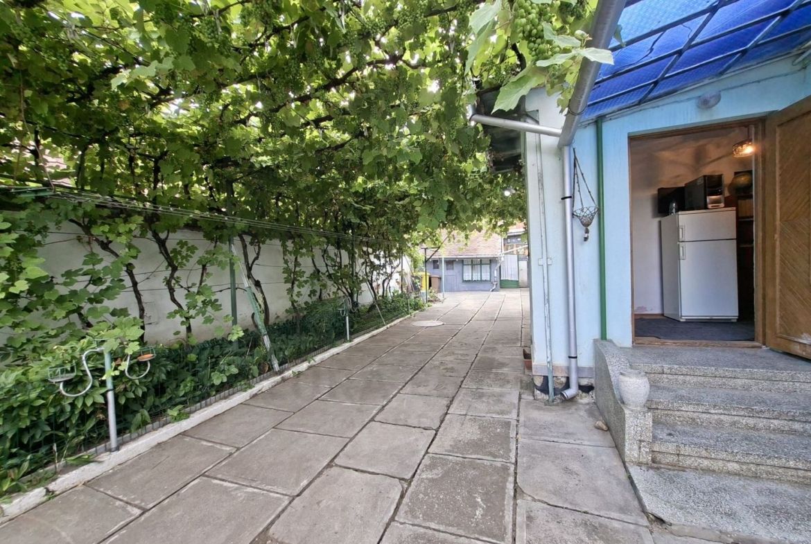 Casa individuala D+P+Pod teren 252 mp baie cu geam si curte in Sibiu - Imagine principala