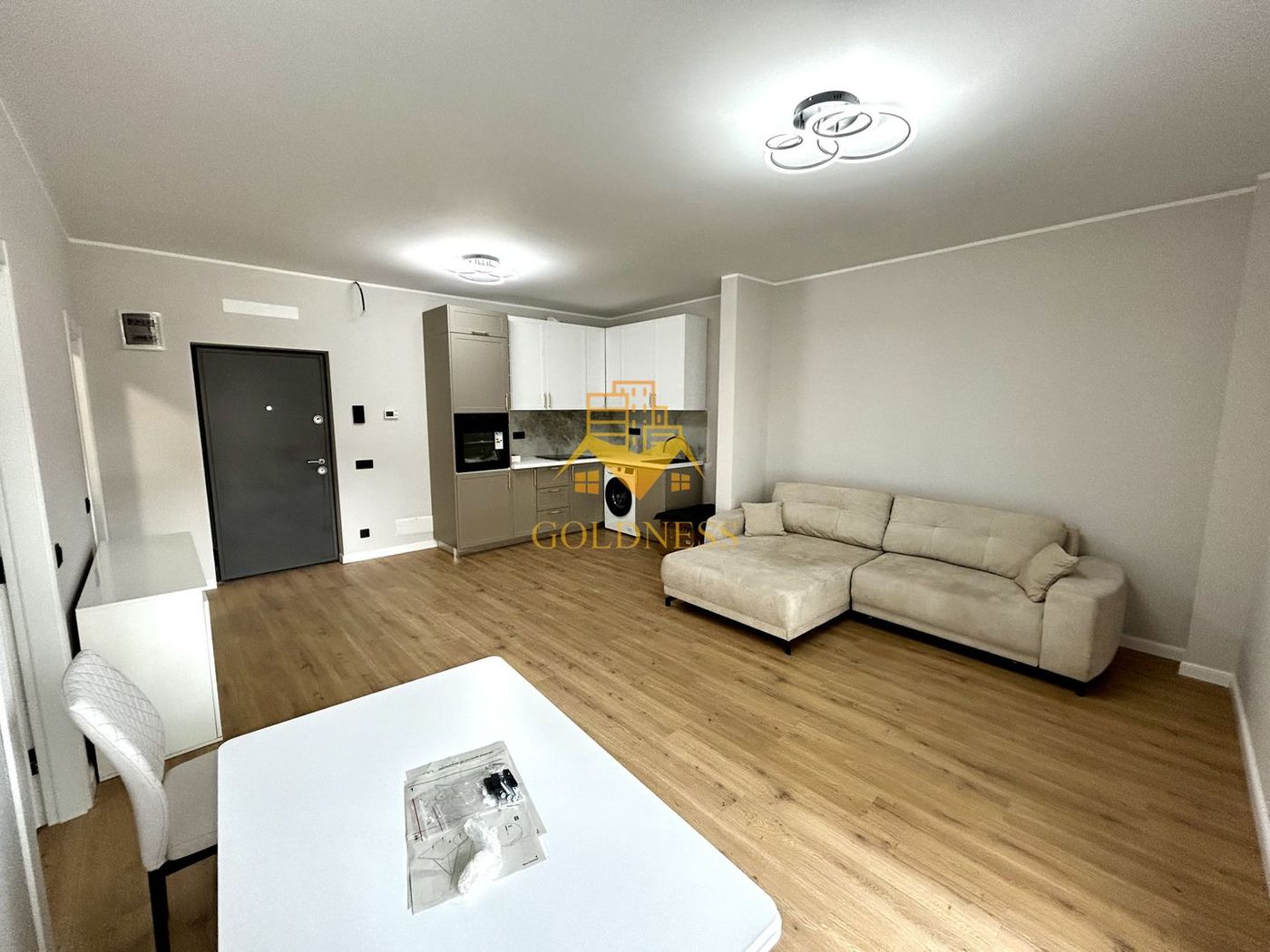 2 camere open space, Parcare, Prima Inchiriere, Piata Oser, Bulgaria - foto 2