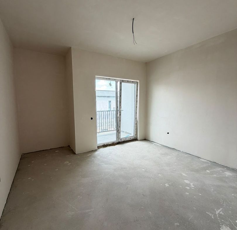 Triplex 4 camere DECOMANDATE, 112 mp utili, 184 mp curte, Urusagului - foto 4
