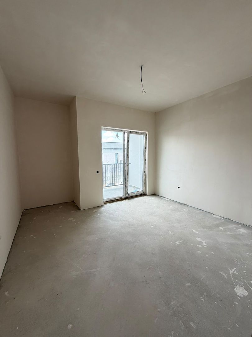 Triplex 4 camere DECOMANDATE, 112 mp utili, 184 mp curte, Urusagului - foto 4