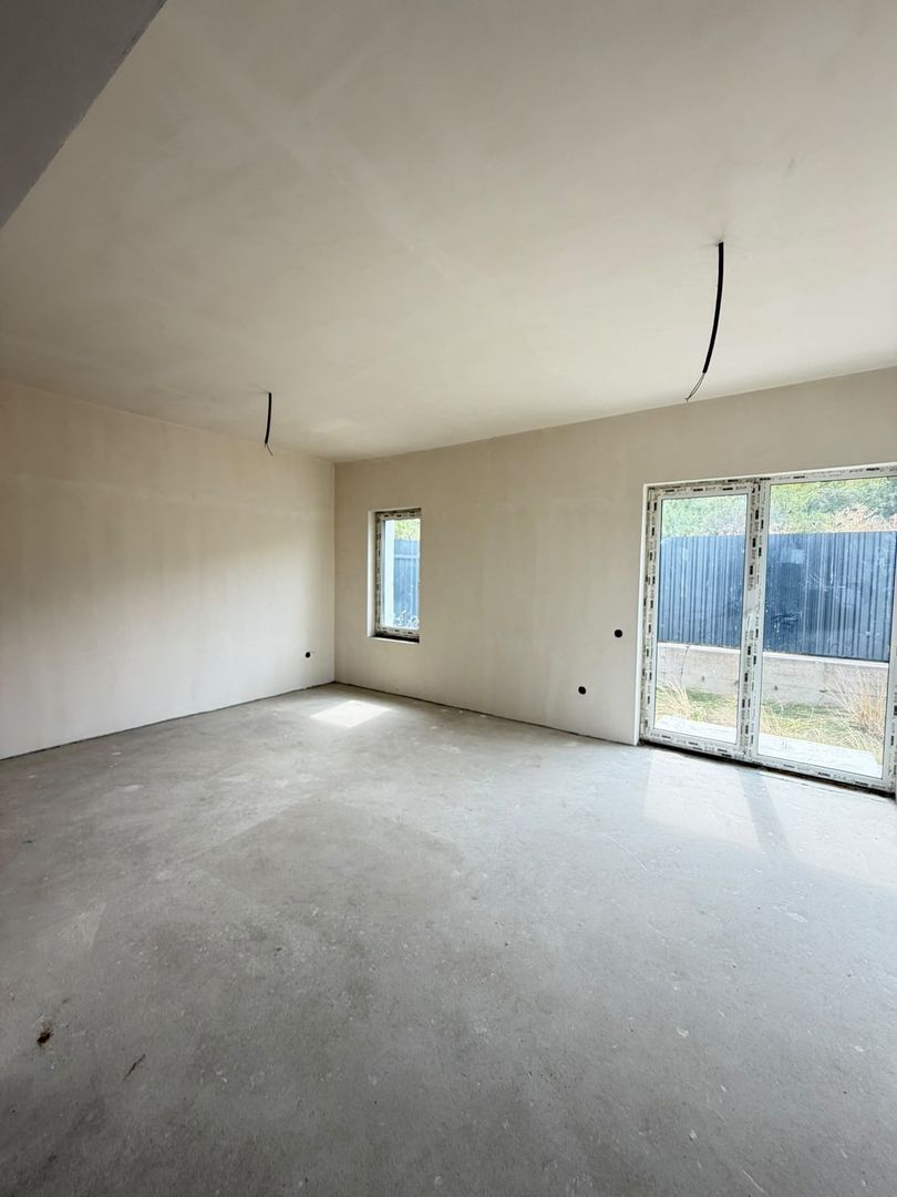 Triplex 4 camere DECOMANDATE, 112 mp utili, 184 mp curte, Urusagului - foto 7