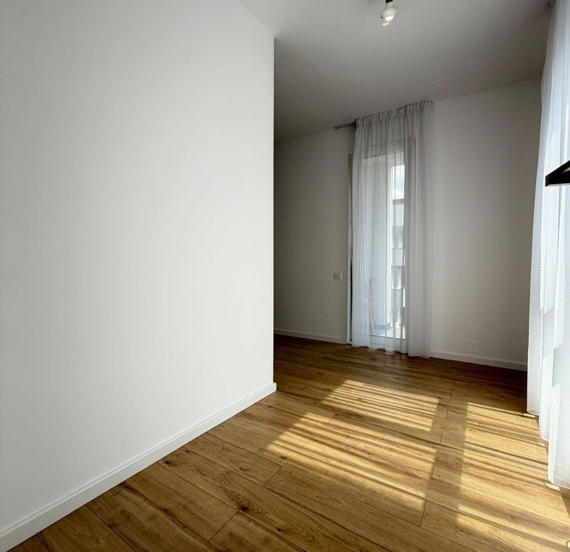 Apartament 2 camere, balcon, etaj intermediar, garaj, zona Eroilor - foto 6