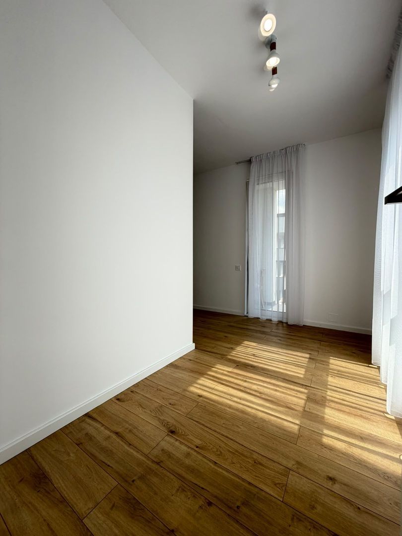 Apartament 2 camere, balcon, etaj intermediar, garaj, zona Eroilor - foto 6