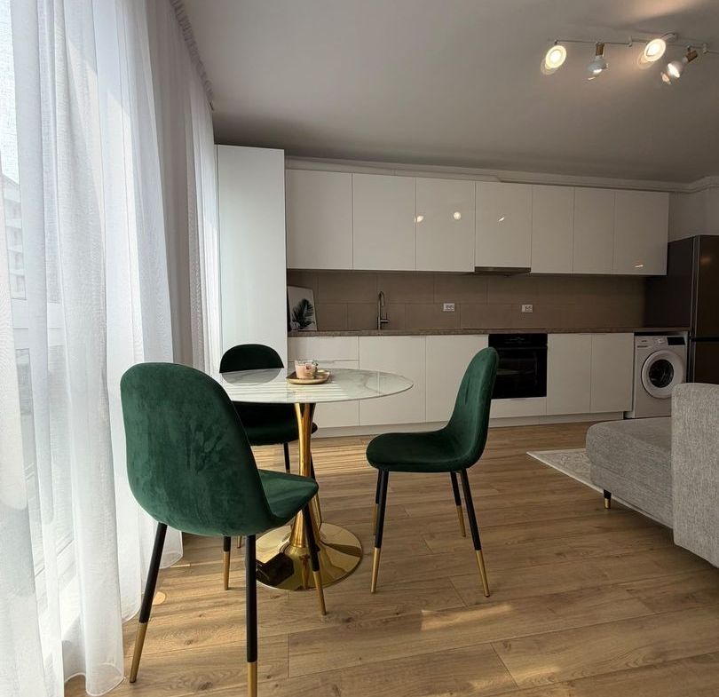 Apartament 2 camere, balcon, etaj intermediar, garaj, zona Eroilor - foto 8