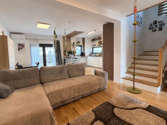 Casă modernă premium utilata 125 mp utili teren 250 mp Cristian - foto 2