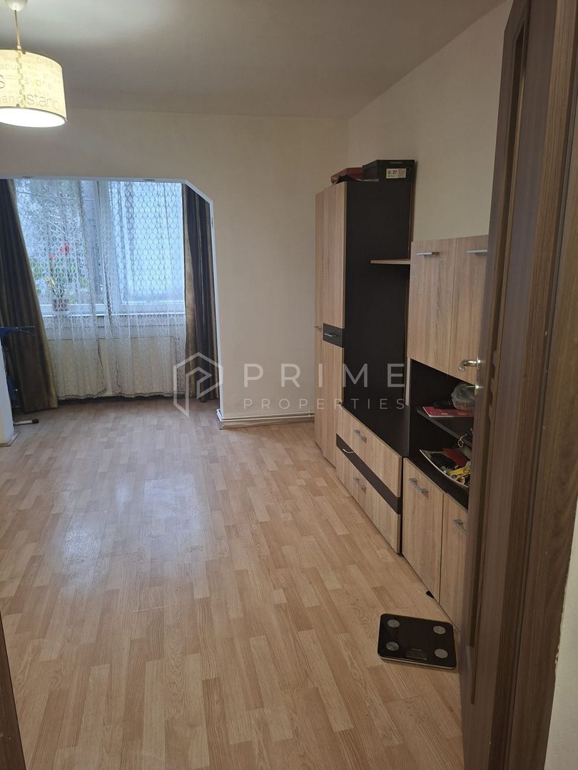 Apartament decomandat cu 3 camere Dambu Pietros - foto 3