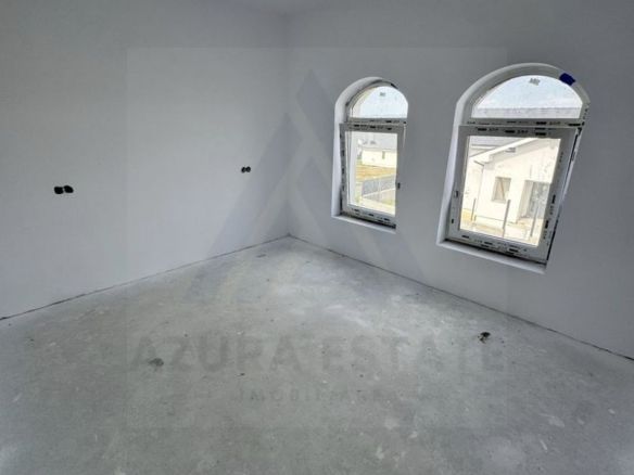 Casa individuala 4 camere P+1 cu teren 290 mp in zona Calea Cisnadiei - foto 2