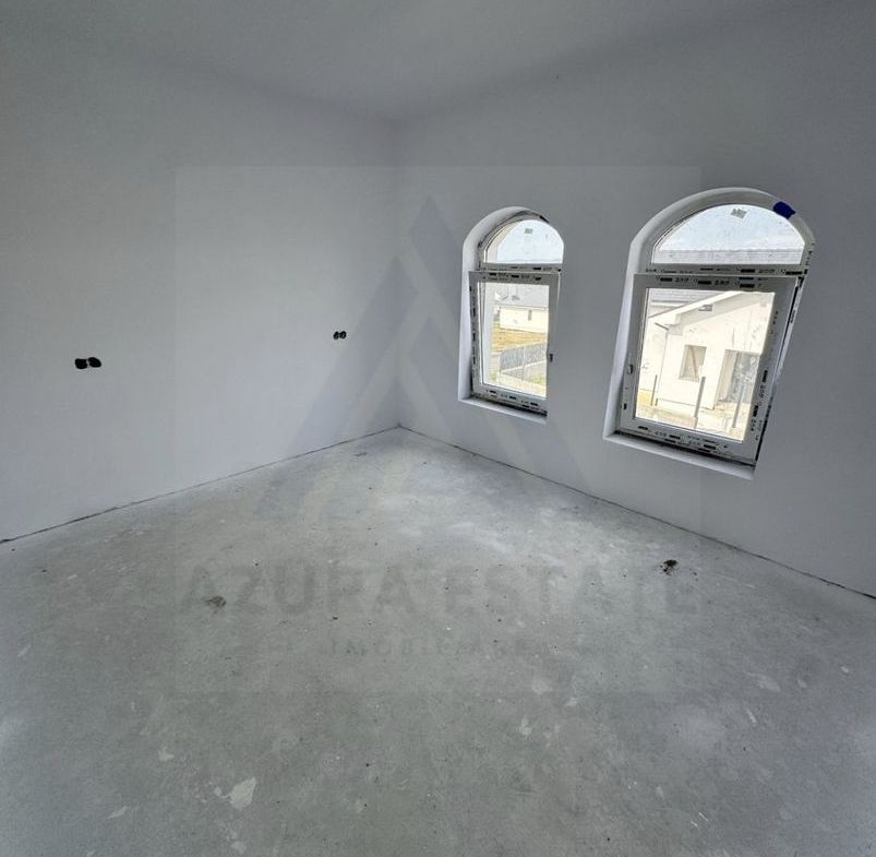 Casa individuala 4 camere P+1 cu teren 290 mp in zona Calea Cisnadiei - foto 2