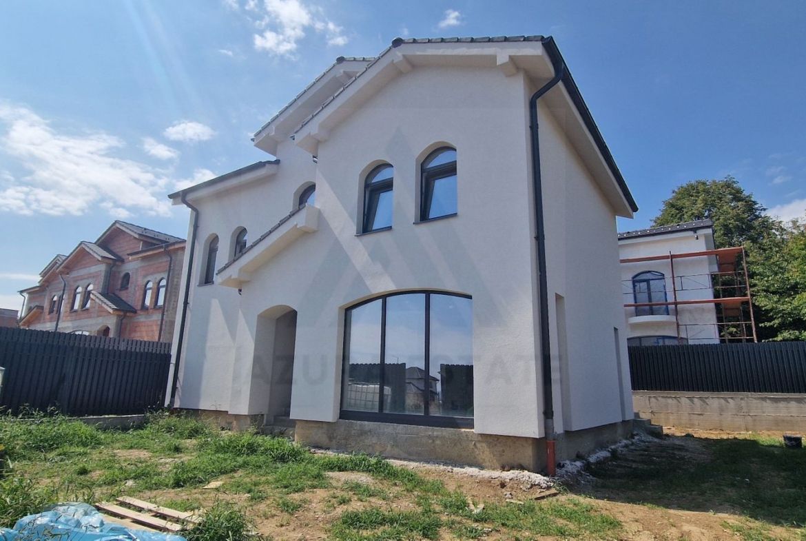 Casa individuala 4 camere P+1 cu teren 290 mp in zona Calea Cisnadiei - foto 3