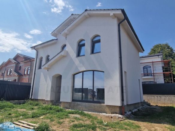 Casa individuala 4 camere P+1 cu teren 290 mp in zona Calea Cisnadiei - foto 3