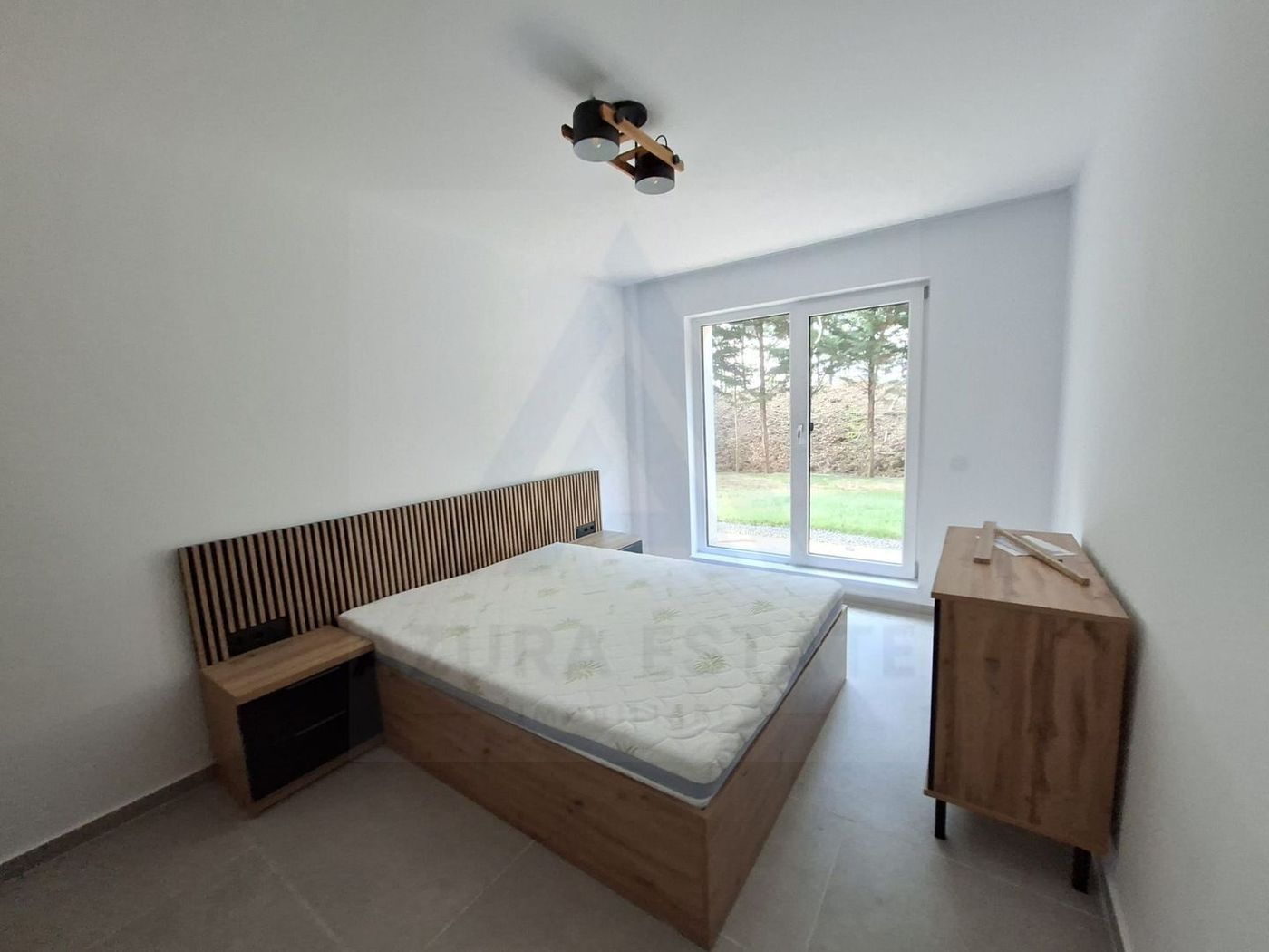 Apartament premium 61.4 mp utili 3 camere 2 bai curte 50 mp Cristian - Imagine principala
