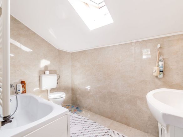Apartament de închiriat cu 2 dormitoare, parcare inclusă, bloc nou - foto 3