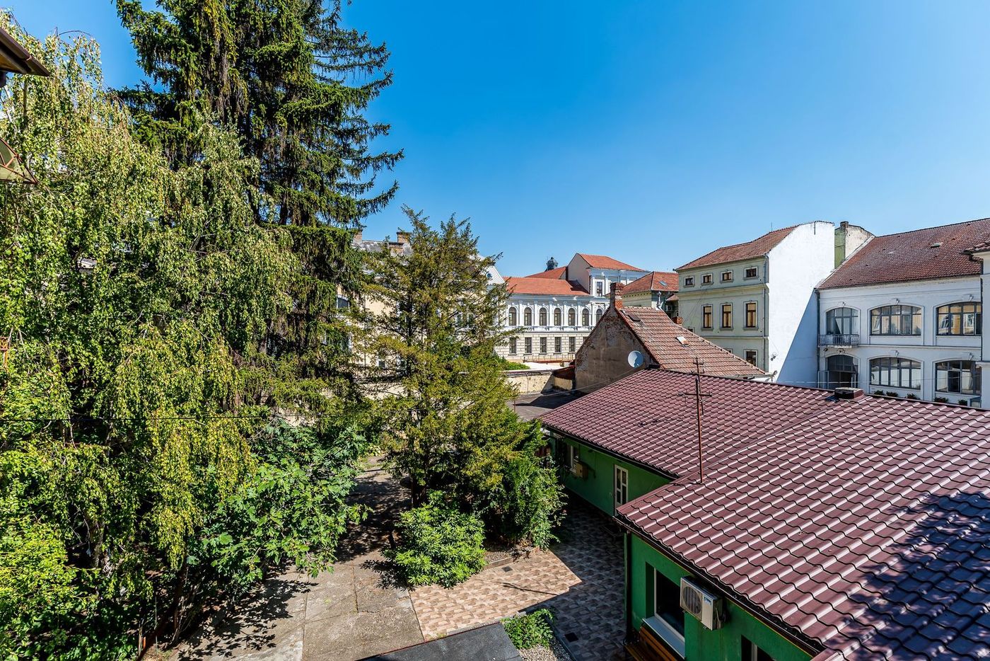 Apartament 3 camere lângă Parcul Copiilor | Etaj 1 | Fațadă renovată - Imagine principala