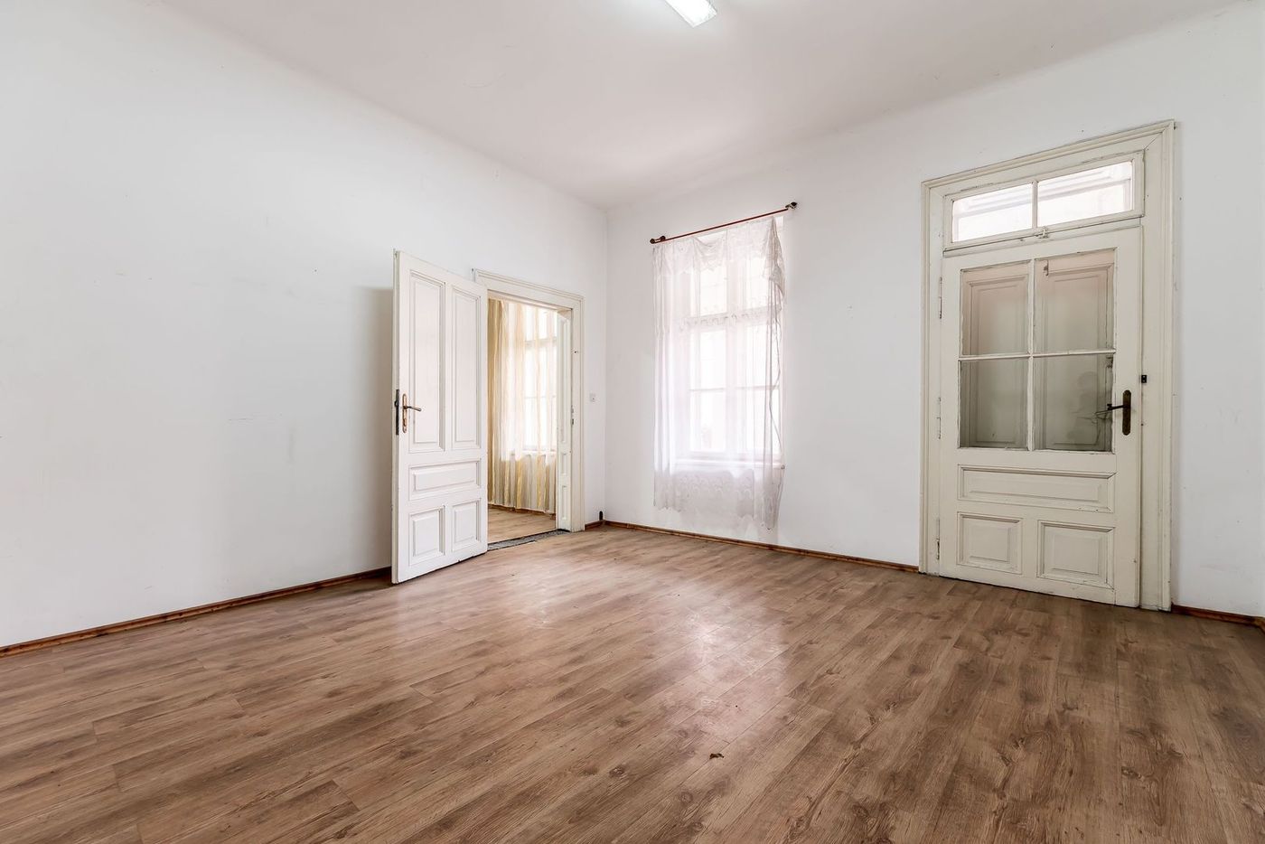 Apartament 2 camere Str. Lucian Blaga, clădire în renovare completa - Imagine principala
