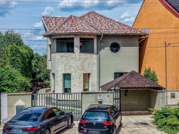 Vilă P+1 | Zona Subcetate | bazin, sală, pista biciclete în vecinătate - Imagine principala