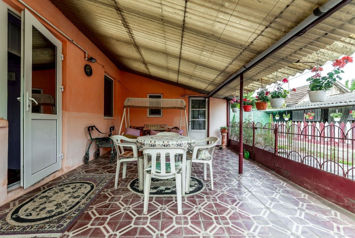 Casa 3 camere, bucatarie si baie, in zona centrala din Chisineu-Cris - foto 5