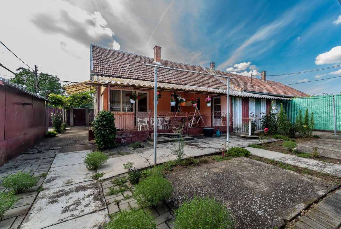 Casa 3 camere, bucatarie si baie, in zona centrala din Chisineu-Cris - foto 6