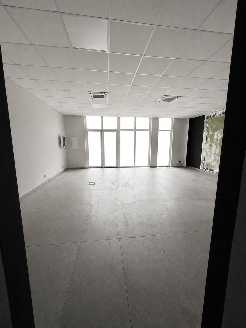 Spatiu comercial de inchiriat, 90 mp, alimentatie publica, Eroilor. - Imagine principala