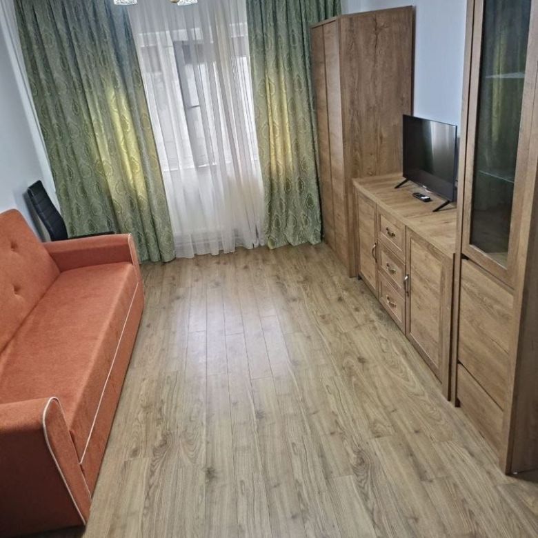 DE inchiriat apartament cu 3 camere, General. etaj 2, 450 euro - Imagine principala