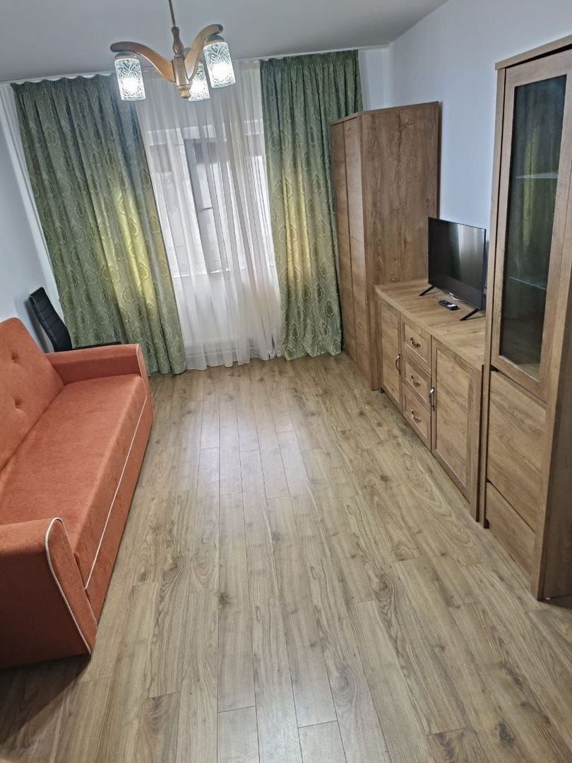 DE inchiriat apartament cu 3 camere, General. etaj 2, 450 euro - Imagine principala