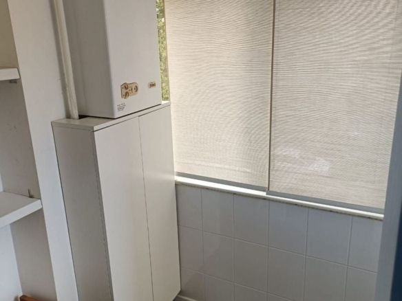 DE inchiriat apartament cu 3 camere, General. etaj 2, 450 euro - foto 2