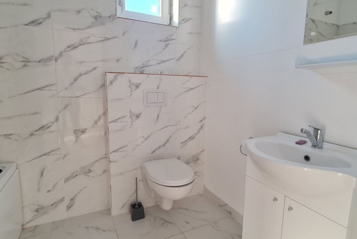 De inchiriat casa 4 camere bucatarie mobilata utilata Izvor - foto 4