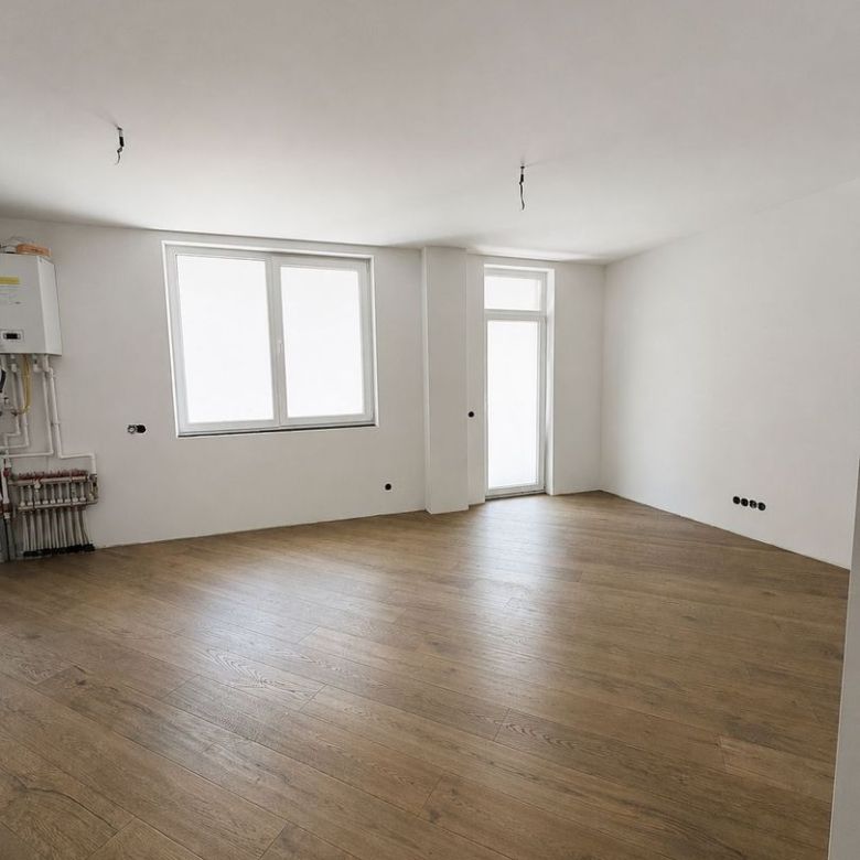 Apartament 3 camere, 2 bai, etaj intermediar, balcon, garaj, boxa - Imagine principala