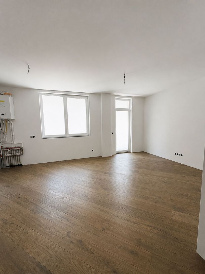 Apartament 3 camere, 2 bai, etaj intermediar, balcon, garaj, boxa - Imagine principala