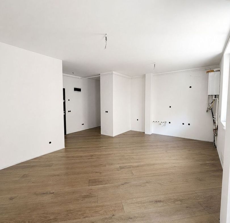 Apartament 3 camere, 2 bai, etaj intermediar, balcon, garaj, boxa - foto 2