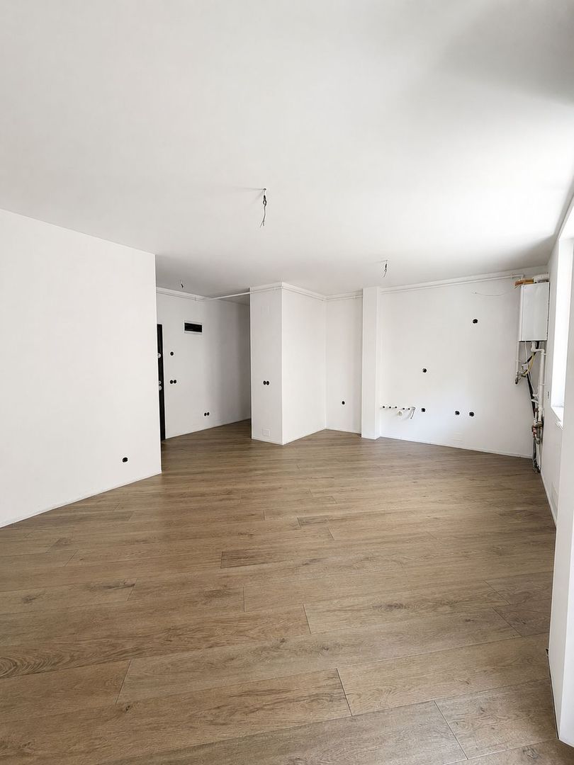 Apartament 3 camere, 2 bai, etaj intermediar, balcon, garaj, boxa - foto 2