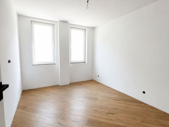 Apartament 3 camere, 2 bai, etaj intermediar, balcon, garaj, boxa - foto 3