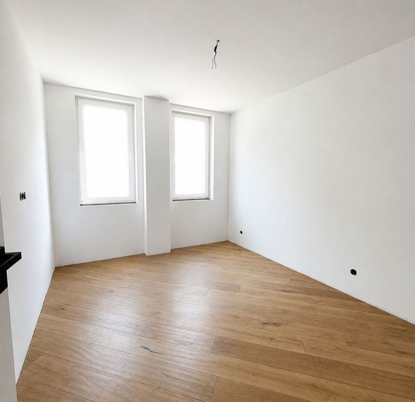 Apartament 3 camere, 2 bai, etaj intermediar, balcon, garaj, boxa - foto 3