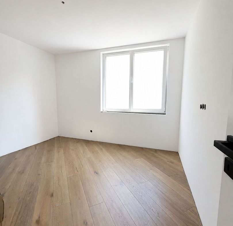 Apartament 3 camere, 2 bai, etaj intermediar, balcon, garaj, boxa - foto 4