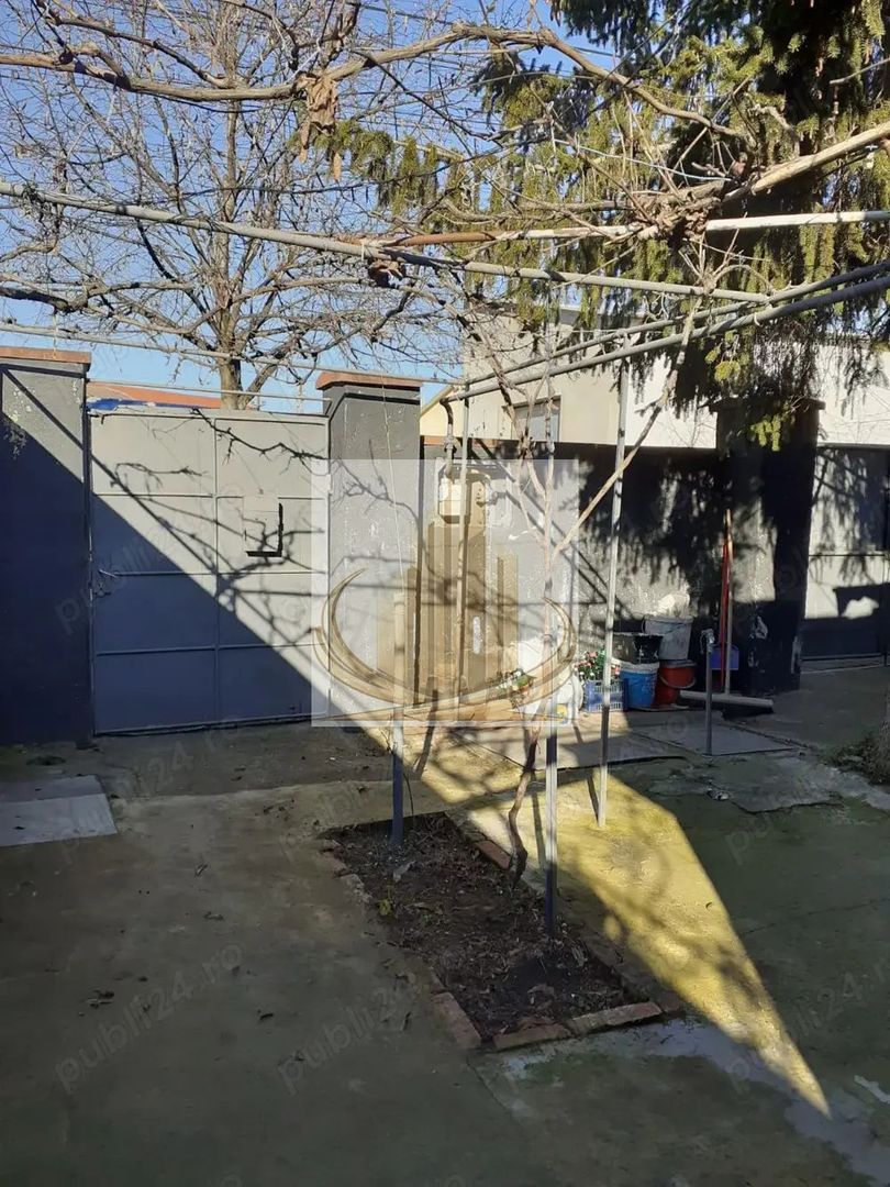Casa de vanzare 3 apartamente zona Lipovei - foto 5