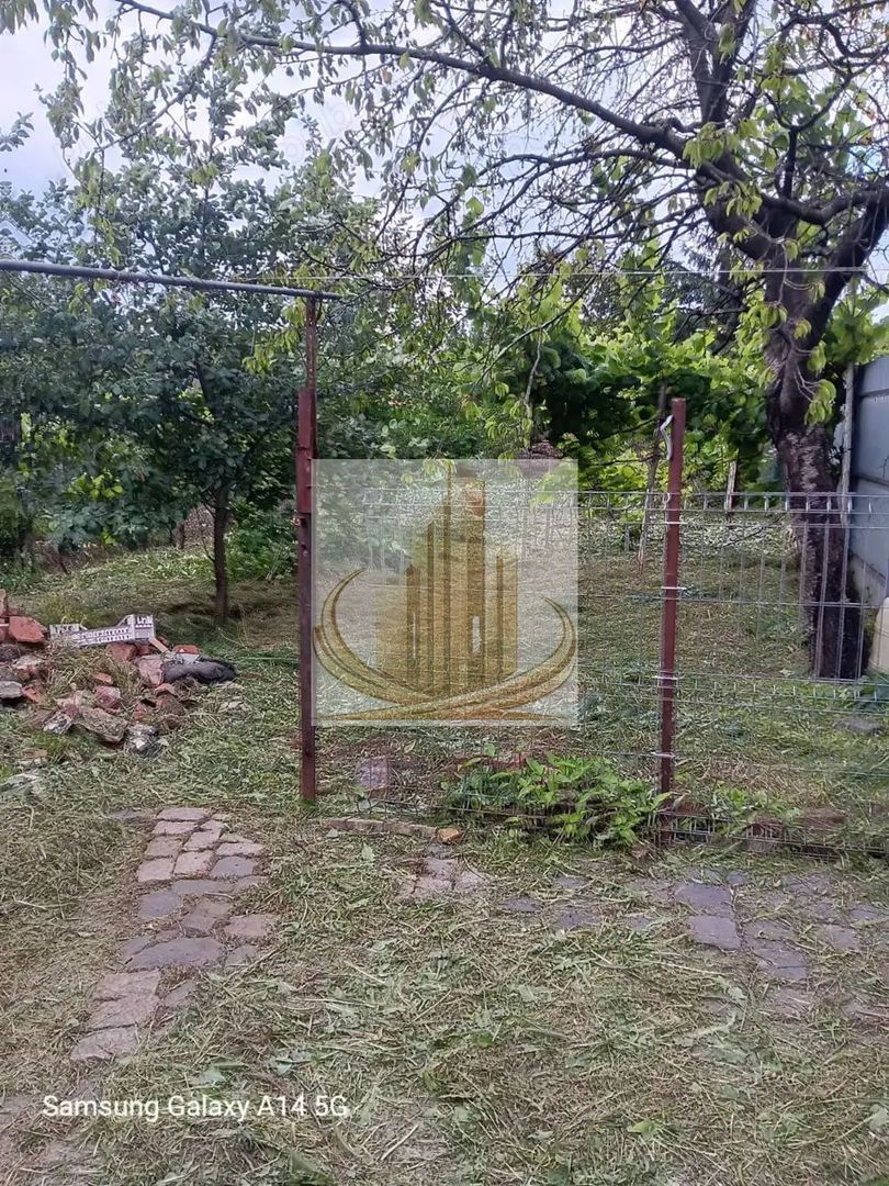 Casa de vanzare 3 apartamente zona Lipovei - foto 6