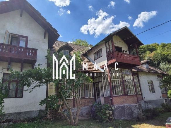 Casă 12 camere de vânzare | Râmnicu Vâlcea, Central | 570 mp - Imagine principala