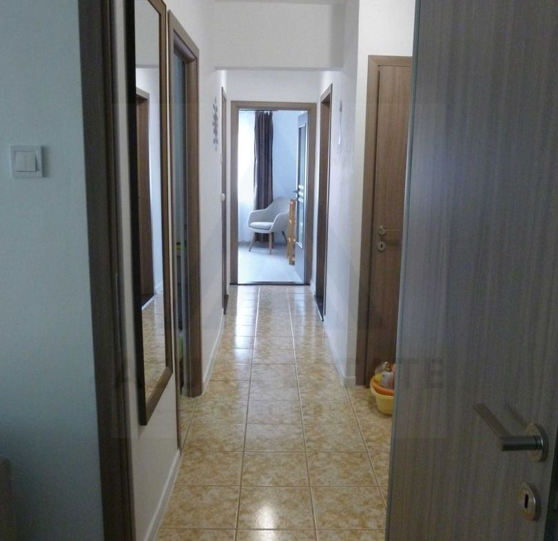Apartament 3 camere prima inchiriere balcon inchis zona Vasile Aaron - foto 8
