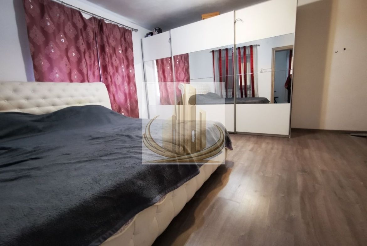 Casa individuala Mehala teren 740mp 200.000 Euro - foto 4