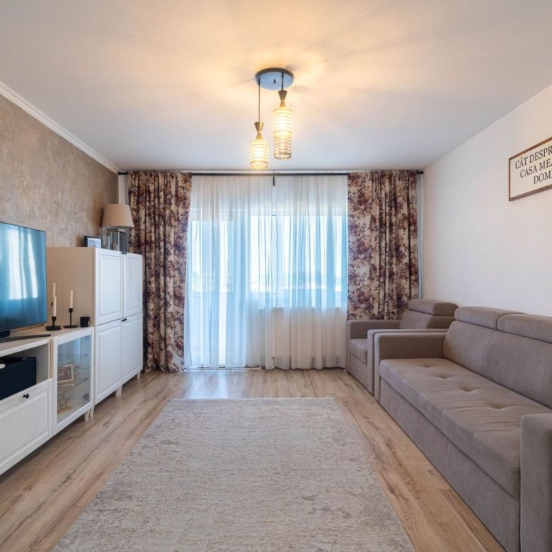 Apartament 5 camere Vlaicu – Renovat, 2 băi, centrală proprie - Imagine principala