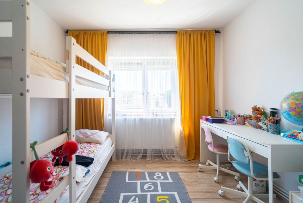 Apartament 5 camere Vlaicu – Renovat, 2 băi, centrală proprie - foto 4
