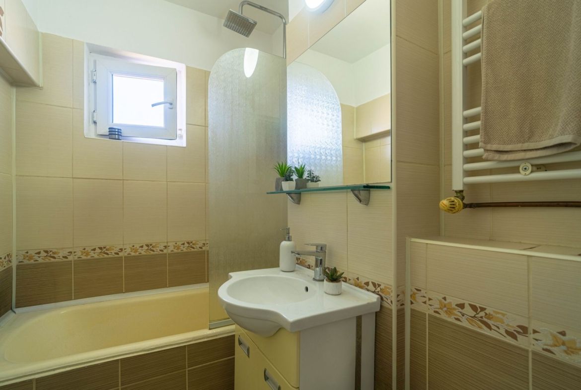 Apartament 5 camere Vlaicu – Renovat, 2 băi, centrală proprie - foto 6