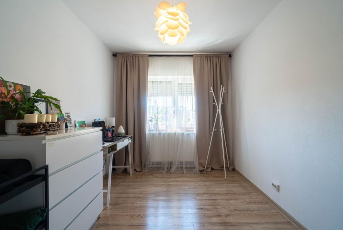 Apartament 5 camere Vlaicu – Renovat, 2 băi, centrală proprie - foto 8